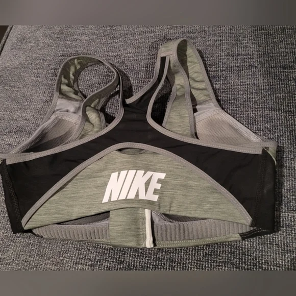 NWT NIKE Shape Support Padded Zip Front Sports Bra DN4219-084 Medium M training - Picture 4 of 4